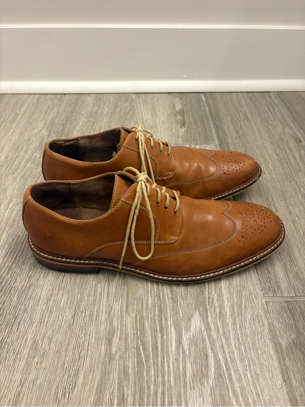 Banana Republic Men's Tan Leather Dress Shoes